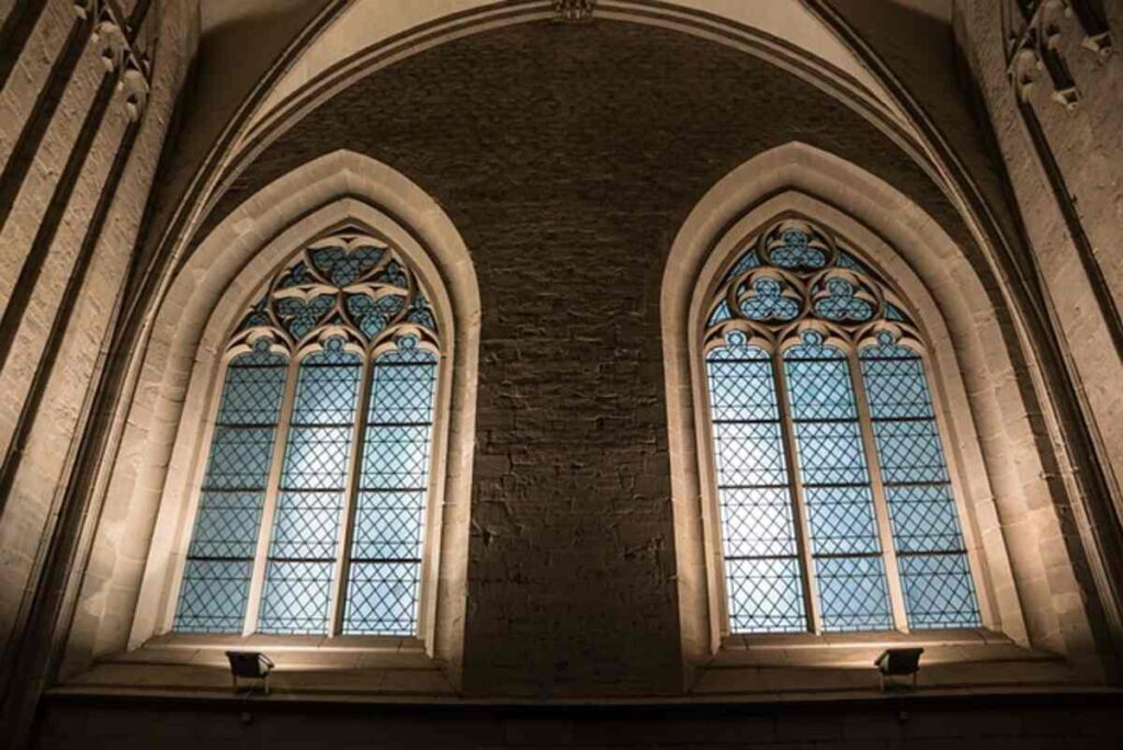 single hung window