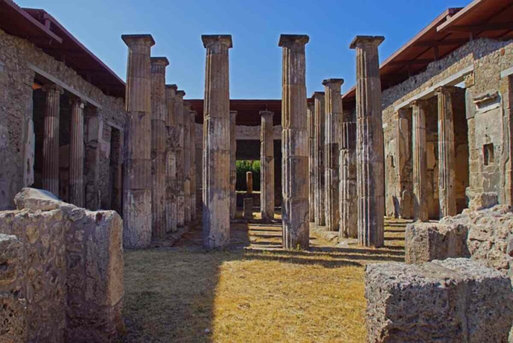 Checking Wonders of Pompeii, Italia